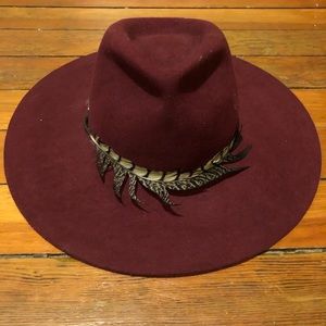 Maroon floppy hat